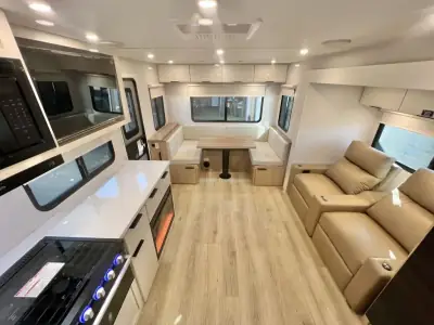 2026 Winnebago Thrive 25RLS photo 23