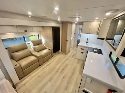 2026 Winnebago Thrive 25RLS photo 21