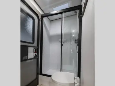 2027 Coachmen American Spirit 2963BH photo 7