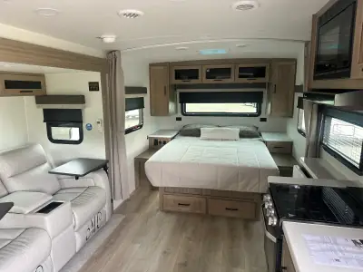 2027 Rockwood ROCKWOOD MINI LITE 2205S photo 4
