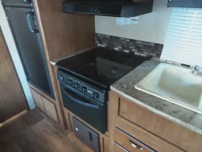 2017 Forest River Salem Cruise Lite 241QBXL photo 18