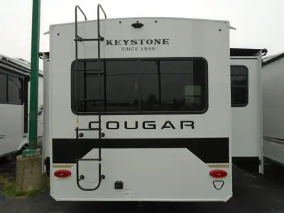 2027 Keystone Cougar Half-Ton 28RLI photo 5