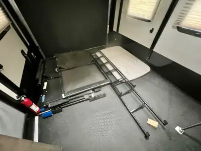 2018 Dutchmen Voltage 3605 photo 32