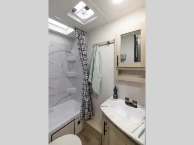 2026 Shasta Rvs i-5 Edition 525RS photo 14