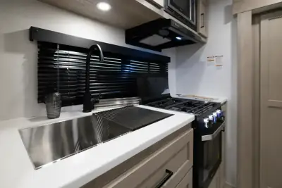 2027 Rockwood ROCKWOOD MINI LITE 2515S photo 10