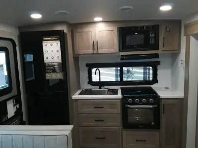 2027 Rockwood ROCKWOOD MINI LITE 2515S photo 31