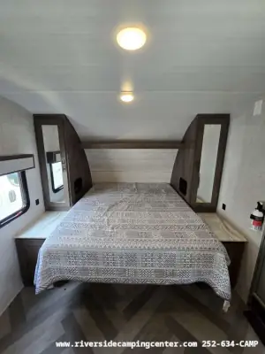 2020 Forest River Wildwood X-Lite 19DBXL photo 12