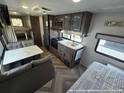 2020 Forest River Wildwood X-Lite 19DBXL photo 13