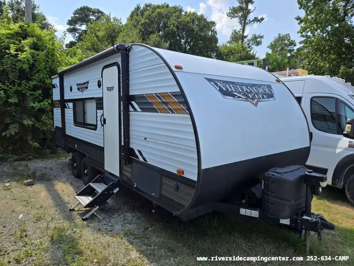 2020 Forest River Wildwood X-Lite 19DBXL exterior