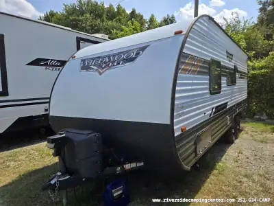 2020 Forest River Wildwood X-Lite 19DBXL photo 3
