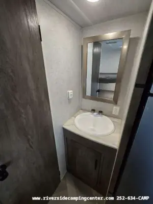 2020 Forest River Wildwood X-Lite 19DBXL photo 17