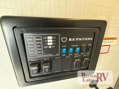 2027 Keystone Cougar Half-Ton 28RLI photo 30