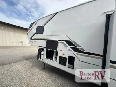 2027 Keystone Cougar Half-Ton 28RLI photo 36