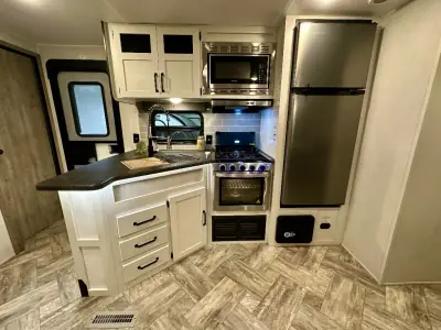 2023 Palomino Puma 32RBFQ photo 10
