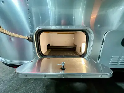 2023 Airstream Flying Cloud 30FB Bunk photo 37