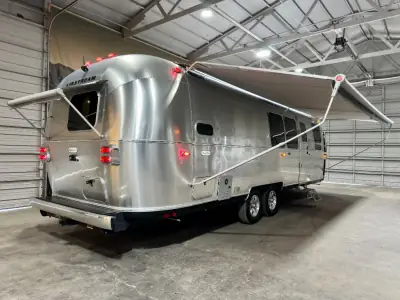 2023 Airstream Flying Cloud 30FB Bunk photo 38