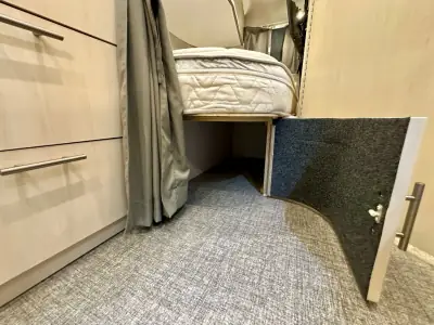 2023 Airstream Flying Cloud 30FB Bunk photo 29