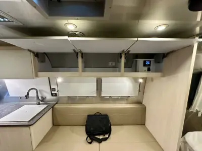 2023 Airstream Flying Cloud 30FB Bunk photo 12