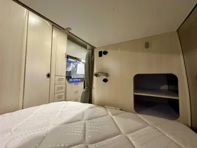 2023 Airstream Flying Cloud 30FB Bunk photo 27