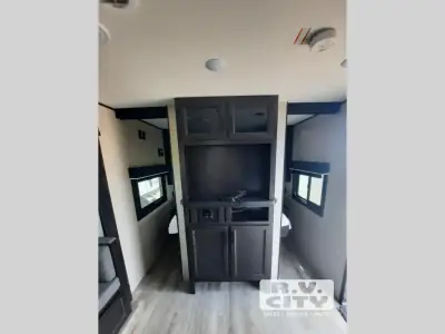 2023 Jayco Jay Flight 242BHSW photo 4