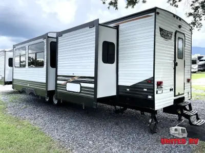 2020 Forest River Wildwood Lodge 4002Q photo 5