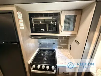 2021 Keystone Hideout 320MBDS photo 17