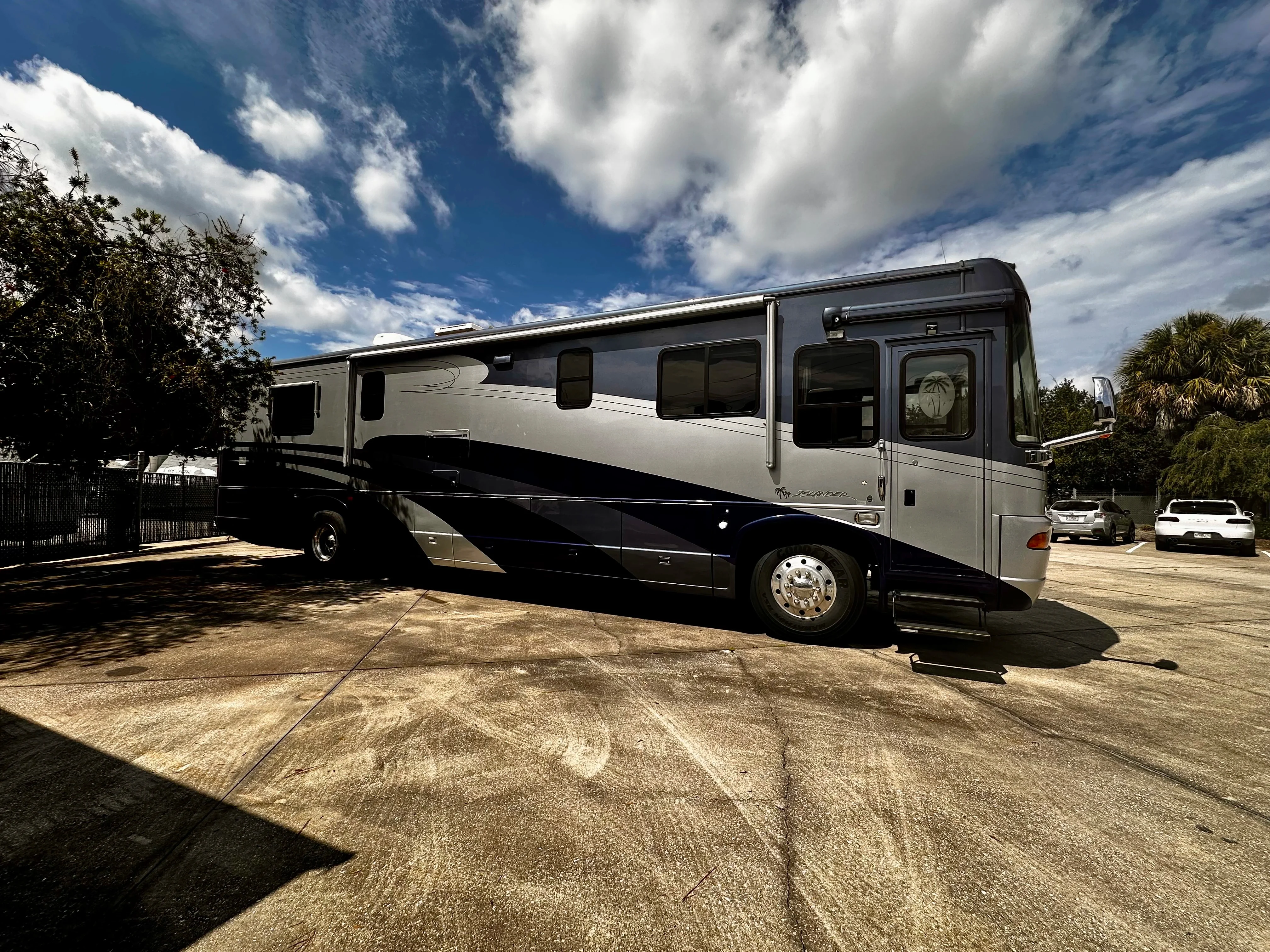 2003 National Islander 9402 exterior