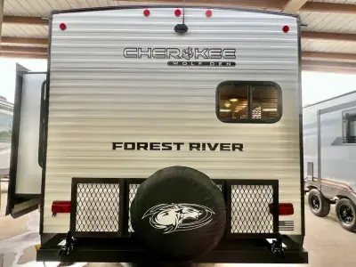 2025 Forest River Cherokee Wolf Den 271RK photo 11