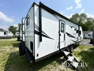 2025 Gulf Stream ENVISION 258RB photo 25