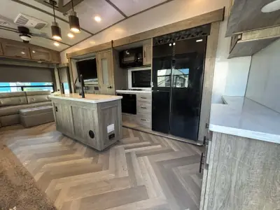 2022 Forest River WILDWOOD HERITAGE GLEN ELITE 34RL photo 6