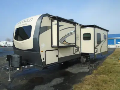 2019 Forest River Rockwood Ultra Lite 2604WS photo 6