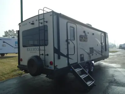 2019 Forest River Rockwood Ultra Lite 2604WS photo 3