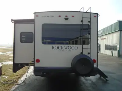 2019 Forest River Rockwood Ultra Lite 2604WS photo 4