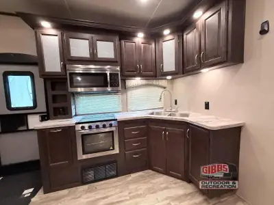 2020 Shasta Rvs Phoenix 370FE photo 19