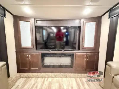 2020 Shasta Rvs Phoenix 370FE photo 12