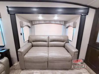 2020 Shasta Rvs Phoenix 370FE photo 9