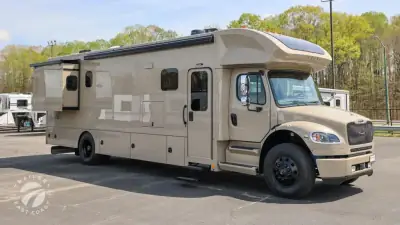 2026 Renegade Verona 36VSB photo 5
