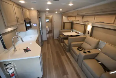 2026 Renegade Verona 36VSB photo 9