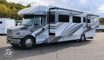 2026 Renegade Verona LE 38LDG photo 7