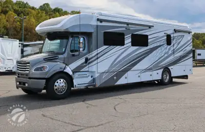 2026 Renegade Verona LE 38LDG photo 4