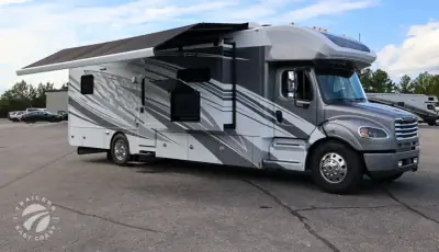 2026 Renegade Verona LE 38LDG photo 9