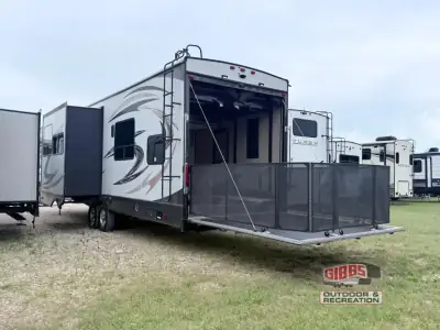 2017 Forest River Vengeance 320A photo 7