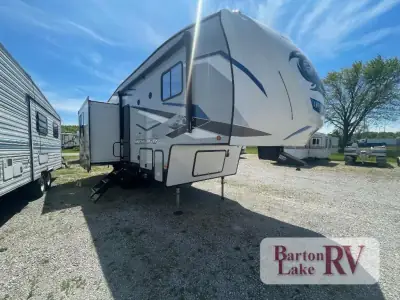 2023 Forest River Cherokee Arctic Wolf 27SGS