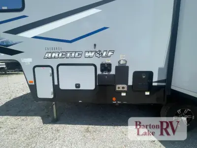 2023 Forest River Cherokee Arctic Wolf 27SGS photo 5