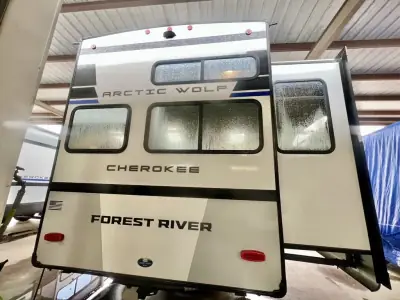 2027 Forest River Cherokee Arctic Wolf 38LEAH.G photo 17