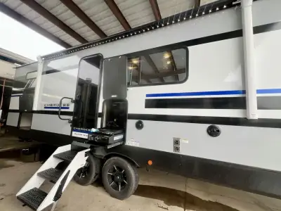 2027 Forest River Cherokee Alpha Wolf 28QBX-L photo 10