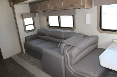 2018 Jayco Seneca 37K photo 21