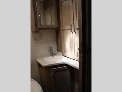2018 Jayco Seneca 37K photo 32
