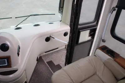 2009 Mandalay Luxury Division Mandalay Class A 43D photo 24