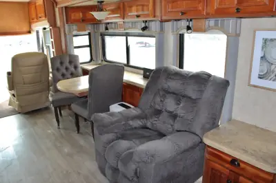 2009 Mandalay Luxury Division Mandalay Class A 43D photo 34